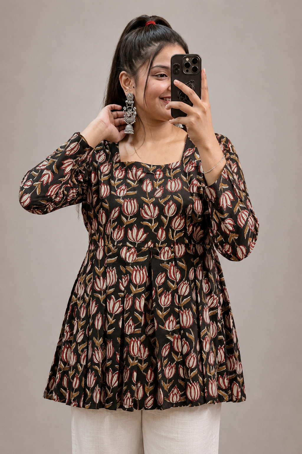 F0241CB3-BD2D-439A-B709-BE0197DC4786 Kalamkari Box Pleated - Image 1